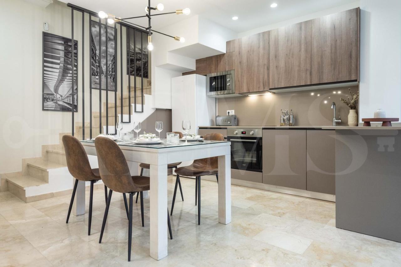 Lovely Duplex With Private Parking Near City Center By Rems Málaga Buitenkant foto