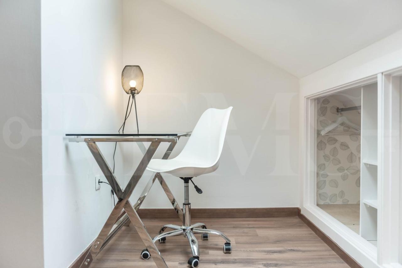 Lovely Duplex With Private Parking Near City Center By Rems Málaga Buitenkant foto
