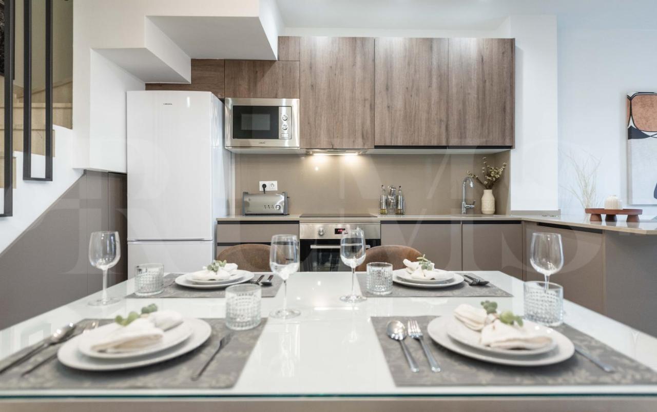 Lovely Duplex With Private Parking Near City Center By Rems Málaga Buitenkant foto