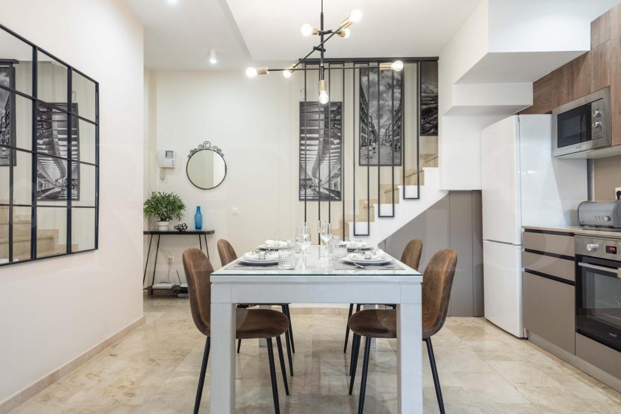 Lovely Duplex With Private Parking Near City Center By Rems Málaga Buitenkant foto