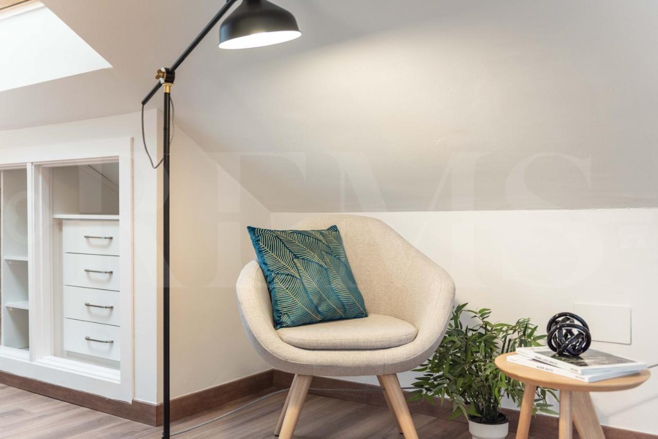 Lovely Duplex With Private Parking Near City Center By Rems Málaga Buitenkant foto